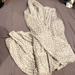 Nicole Miller plush robe